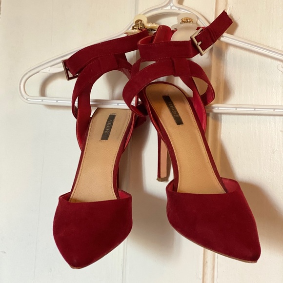 Burgundy “Dorothy” Heel - Picture 1 of 4